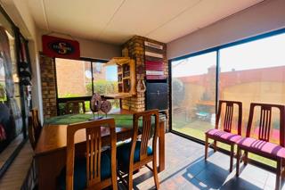 2 Bedroom Property for Sale in Vaalpark Free State